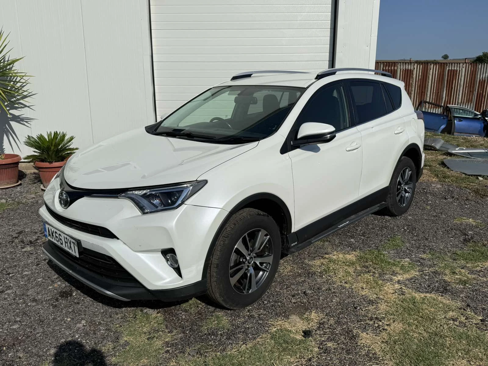 Toyota Rav4 2.0 D-4D 143кс НА ЧАСТИ , снимка 2 - Автомобили и джипове - 52982321