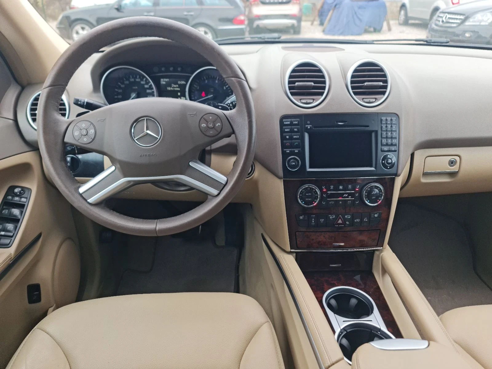 Mercedes-Benz ML 350 FACELIFT Бензинов - изображение 9