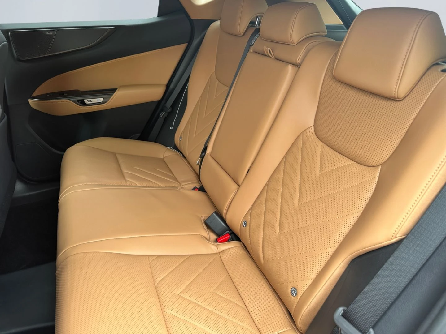 Lexus NX 450 h+ /!/2.5PHEV/309HP/LUXURY/4x4/HUD/360/711b | Mobile.bg   15