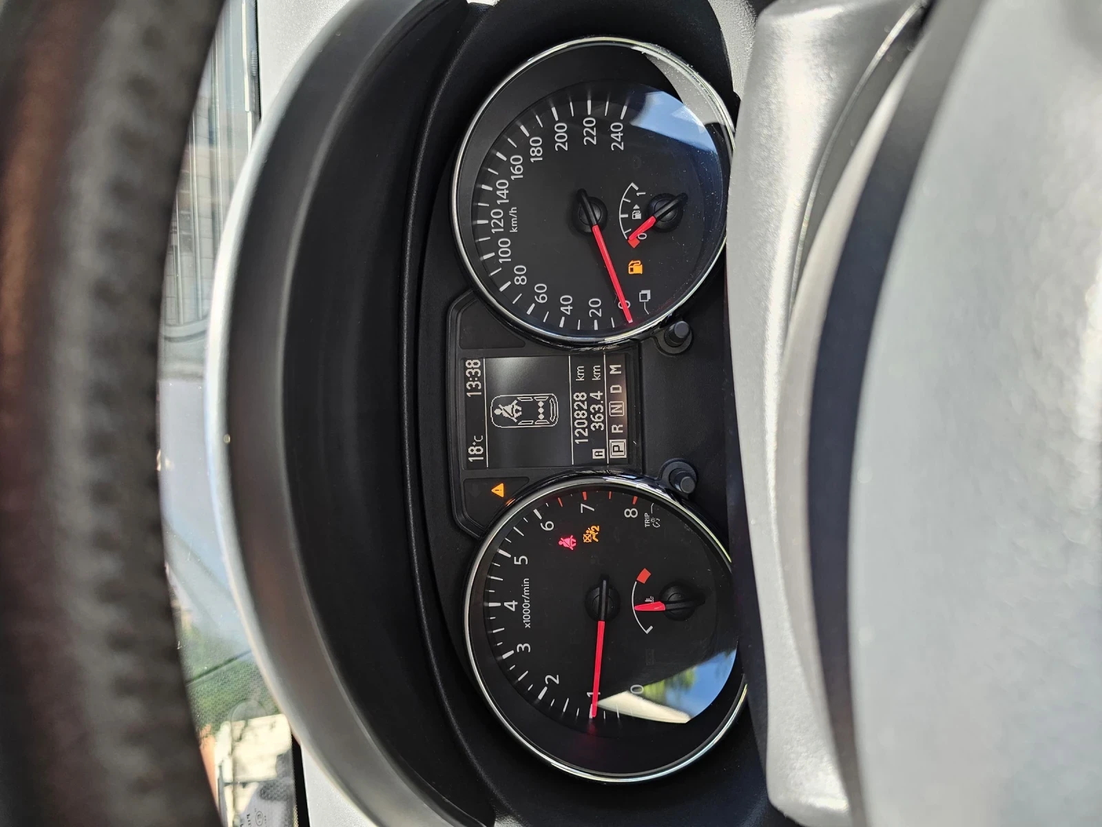 Nissan Qashqai Nissan Qashqai + 2 4x4 Comfort 2.0l , снимка 9 - Автомобили и джипове - 54554137