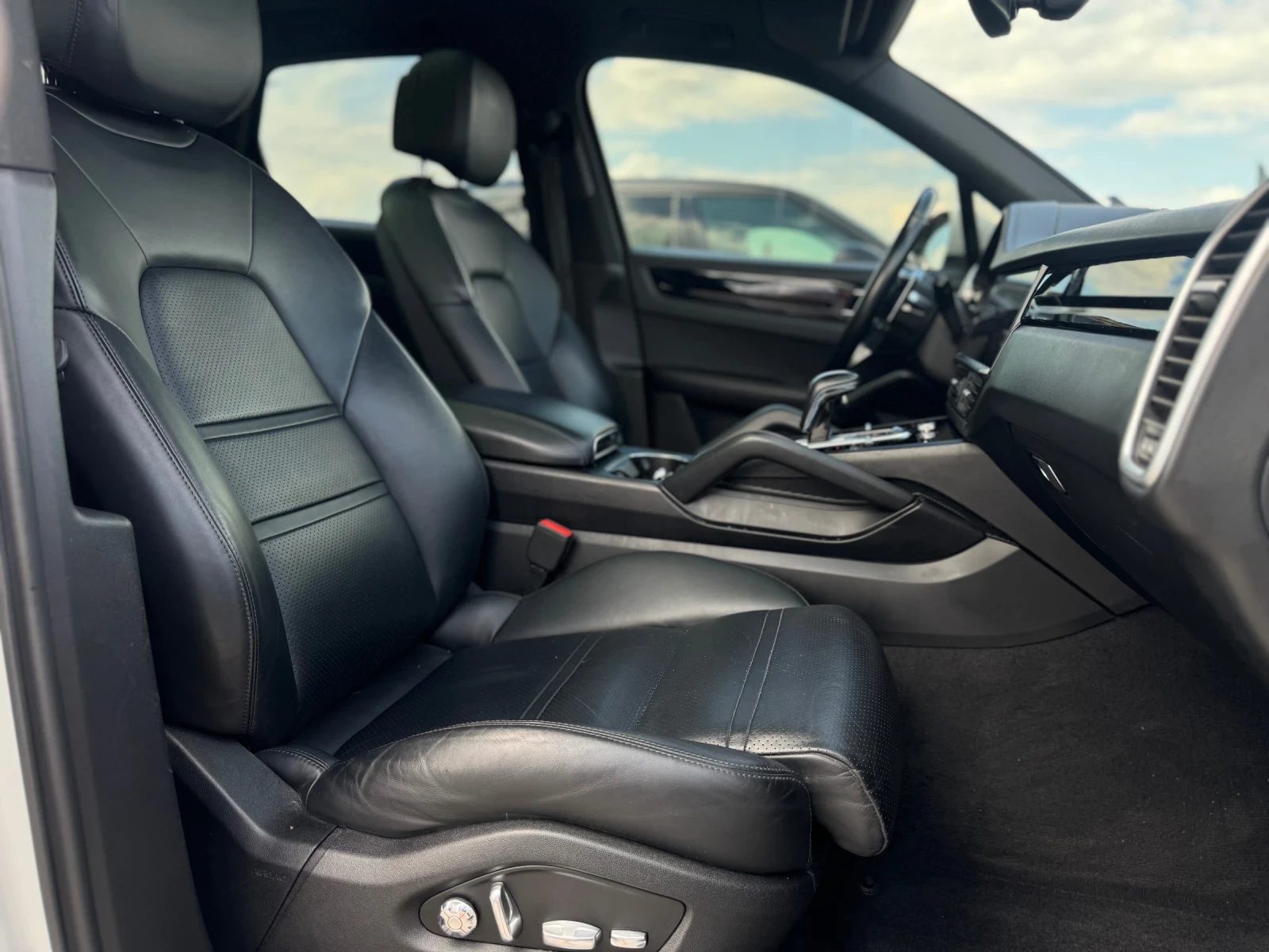Porsche Cayenne GTS , снимка 13 - Автомобили и джипове - 54566858