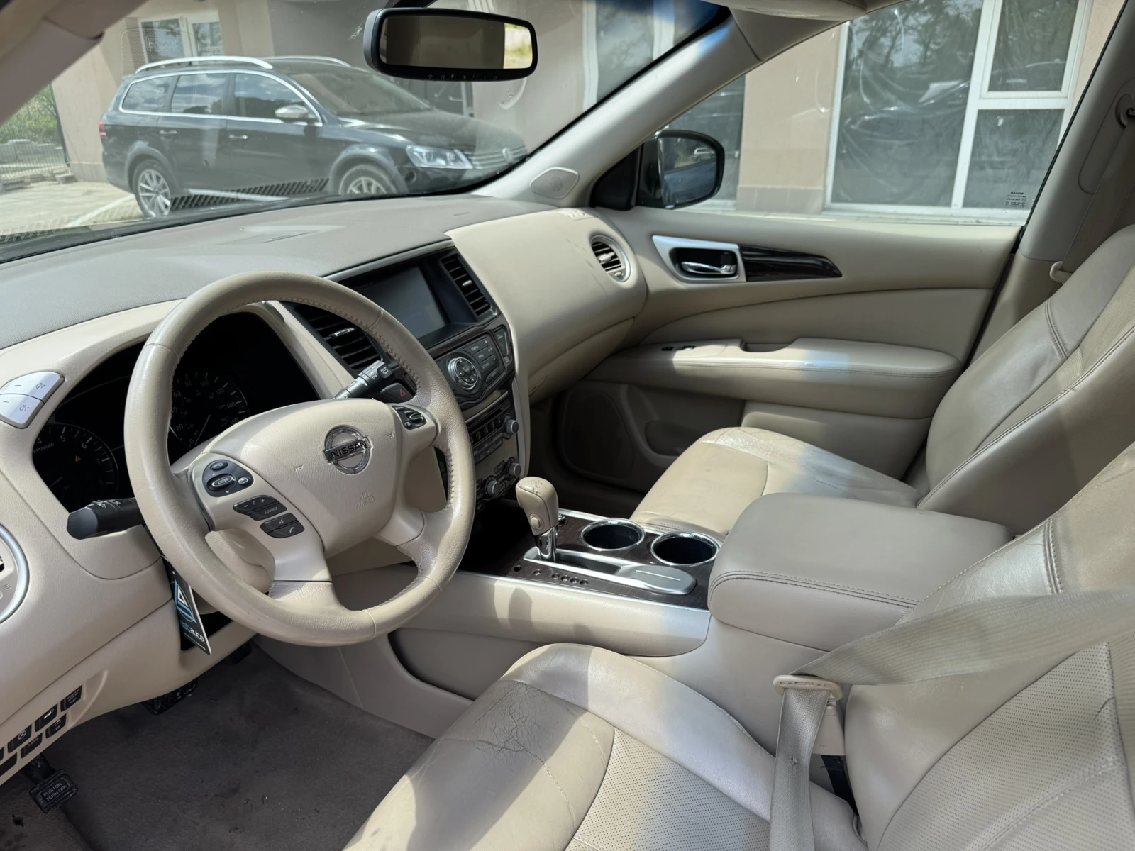 Nissan Pathfinder 3.5 V6, снимка 10 - Автомобили и джипове - 54574679