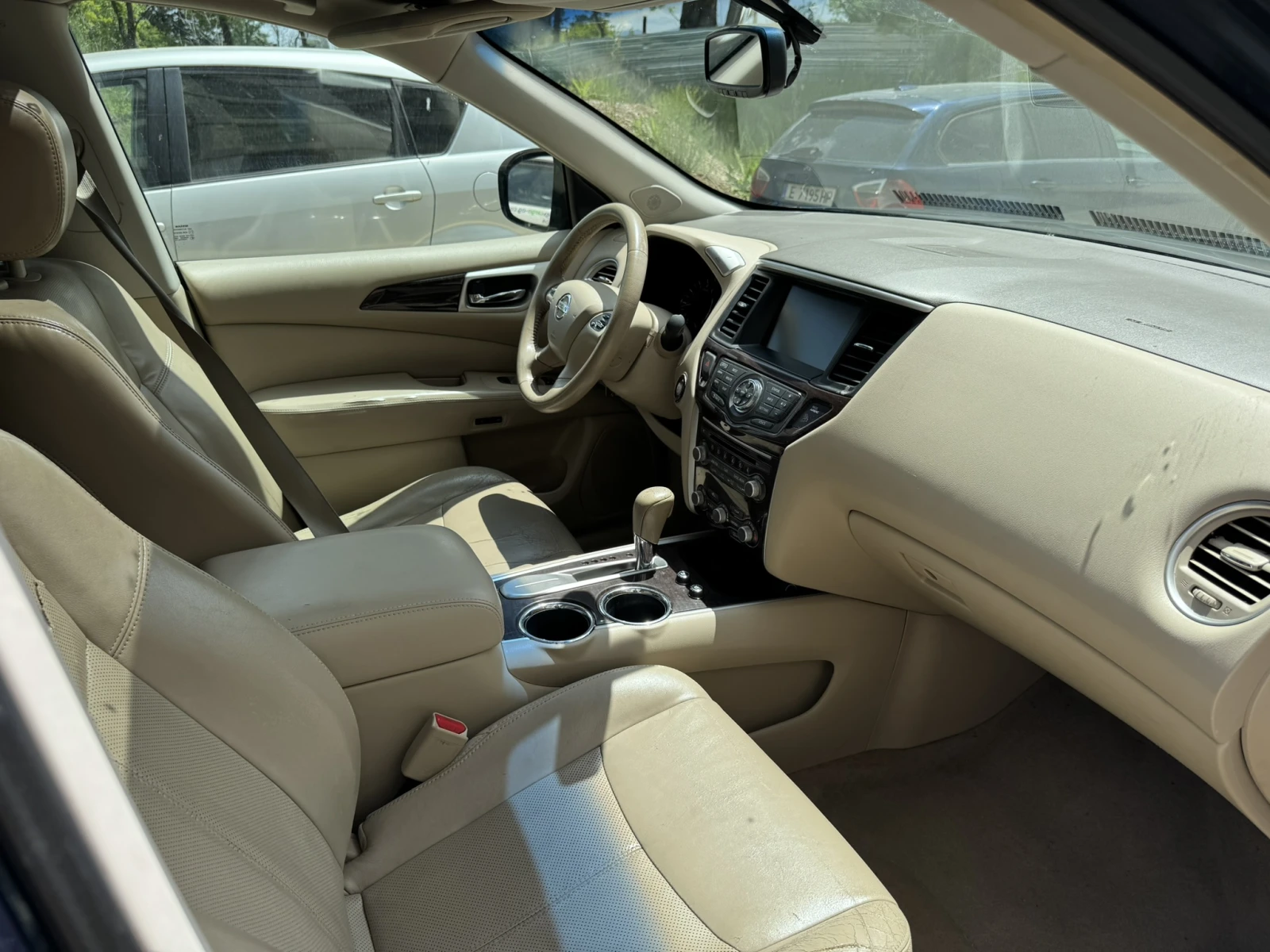 Nissan Pathfinder 3.5 V6, снимка 12 - Автомобили и джипове - 54574679