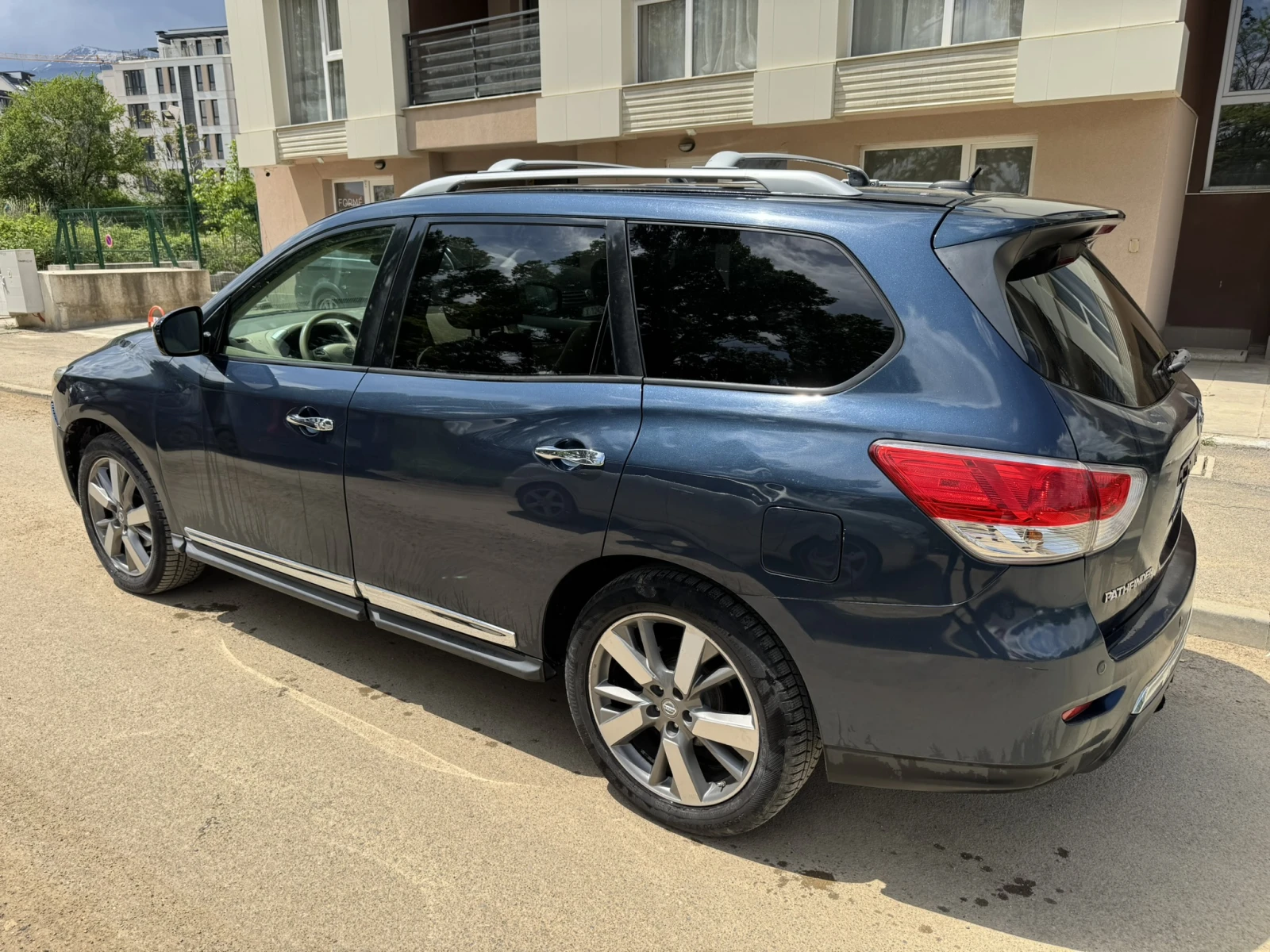 Nissan Pathfinder 3.5 V6, снимка 5 - Автомобили и джипове - 54574679