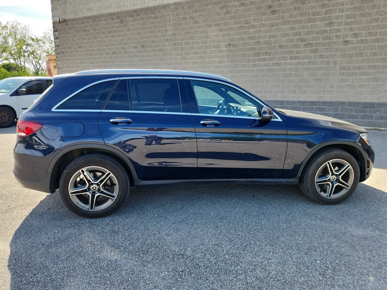 Mercedes-Benz GLC 300 4MATIC * ДИСТРОНИК * ПОДГРЕВ * ПАНОРАМА * CARFAX, снимка 3 - Автомобили и джипове - 54722116