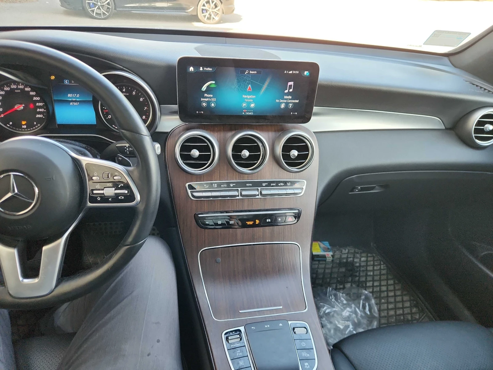 Mercedes-Benz GLC 300 4MATIC * ДИСТРОНИК * ПОДГРЕВ * ПАНОРАМА * CARFAX, снимка 7 - Автомобили и джипове - 54722116