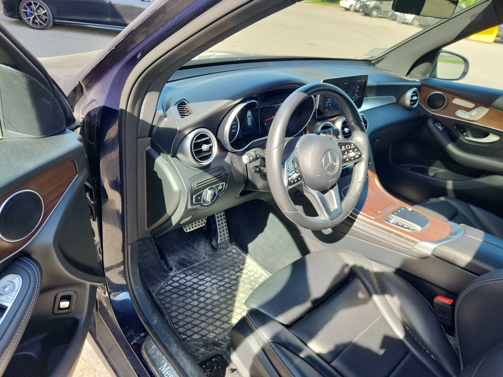 Mercedes-Benz GLC 300 4MATIC * ДИСТРОНИК * ПОДГРЕВ * ПАНОРАМА * CARFAX, снимка 6 - Автомобили и джипове - 54722116
