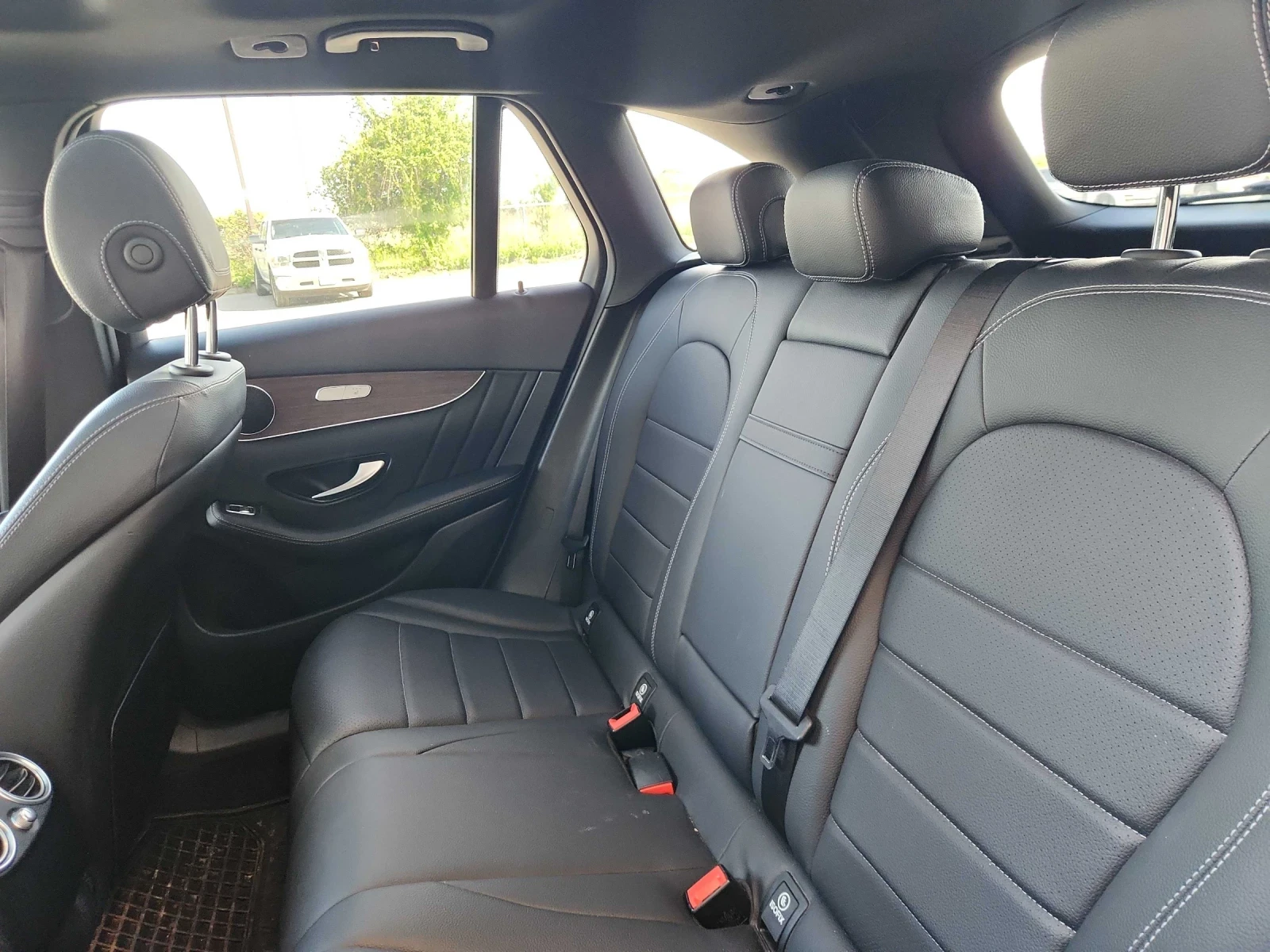 Mercedes-Benz GLC 300 4MATIC * ДИСТРОНИК * ПОДГРЕВ * ПАНОРАМА * CARFAX, снимка 9 - Автомобили и джипове - 54722116