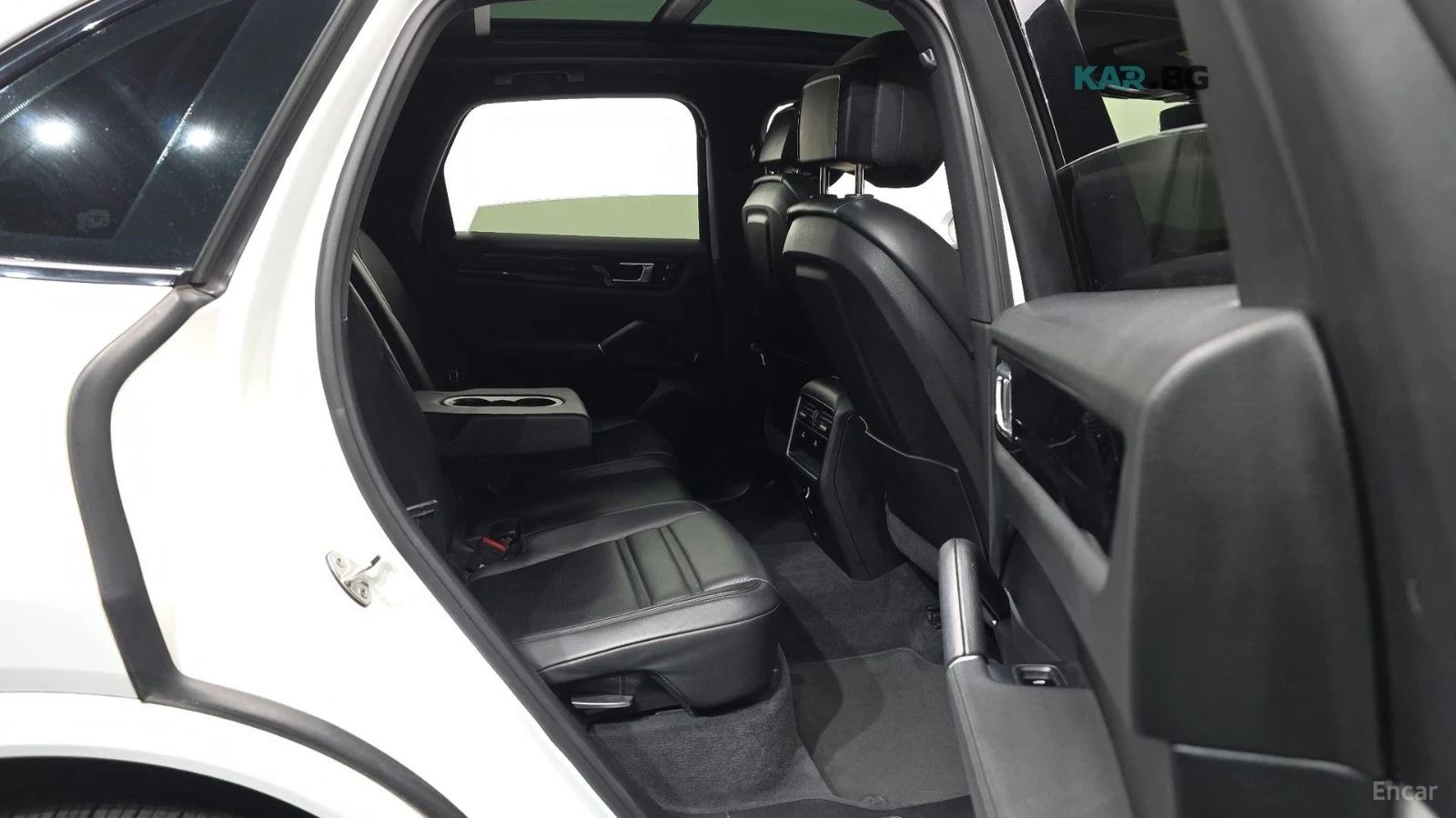 Porsche Cayenne * 3.0* КОЖА* ПОДГРЕВ* ПАНОРАМА* КАМЕРА* , снимка 12 - Автомобили и джипове - 54914561