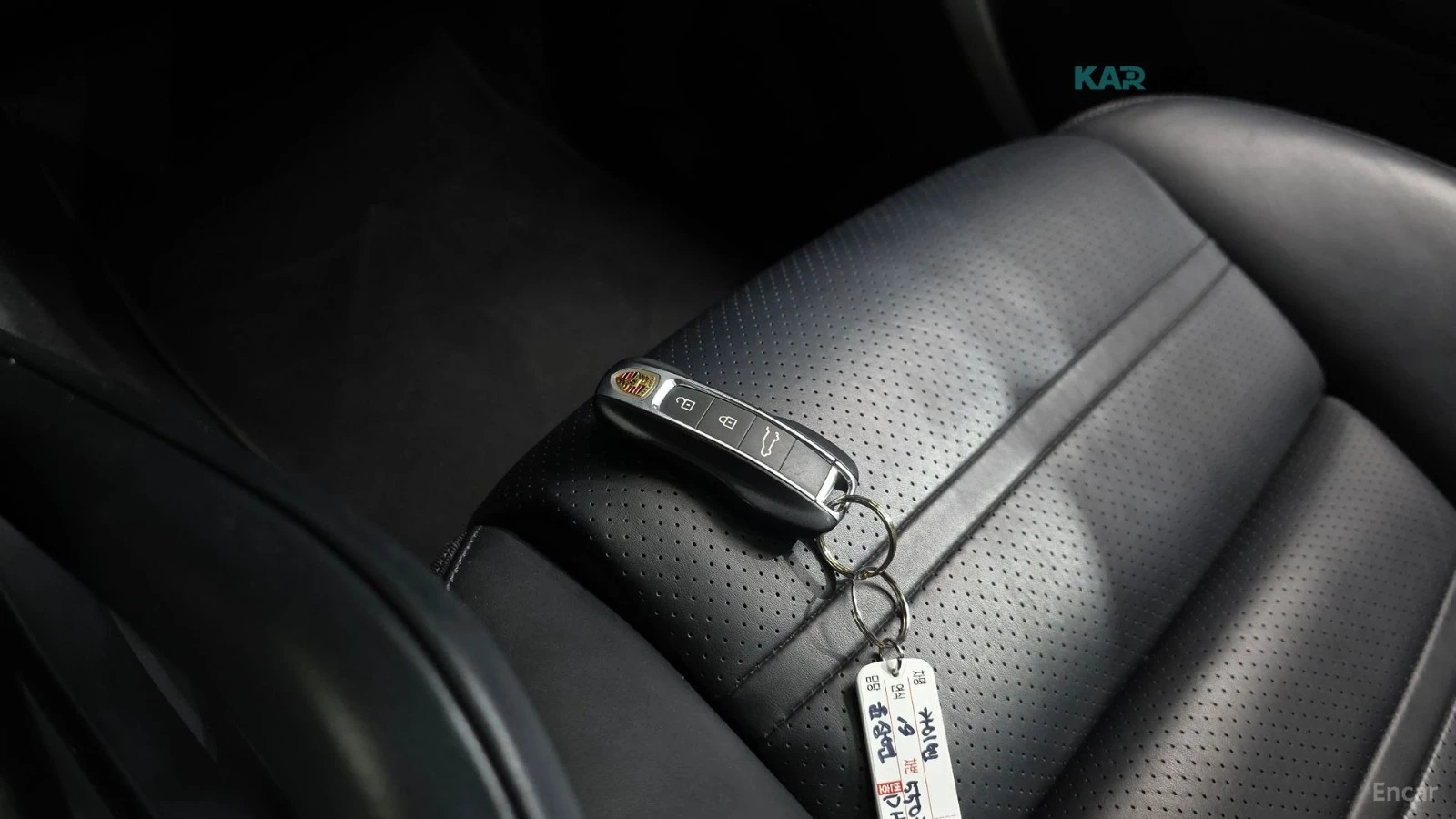 Porsche Cayenne * 3.0* КОЖА* ПОДГРЕВ* ПАНОРАМА* КАМЕРА* , снимка 16 - Автомобили и джипове - 54914561