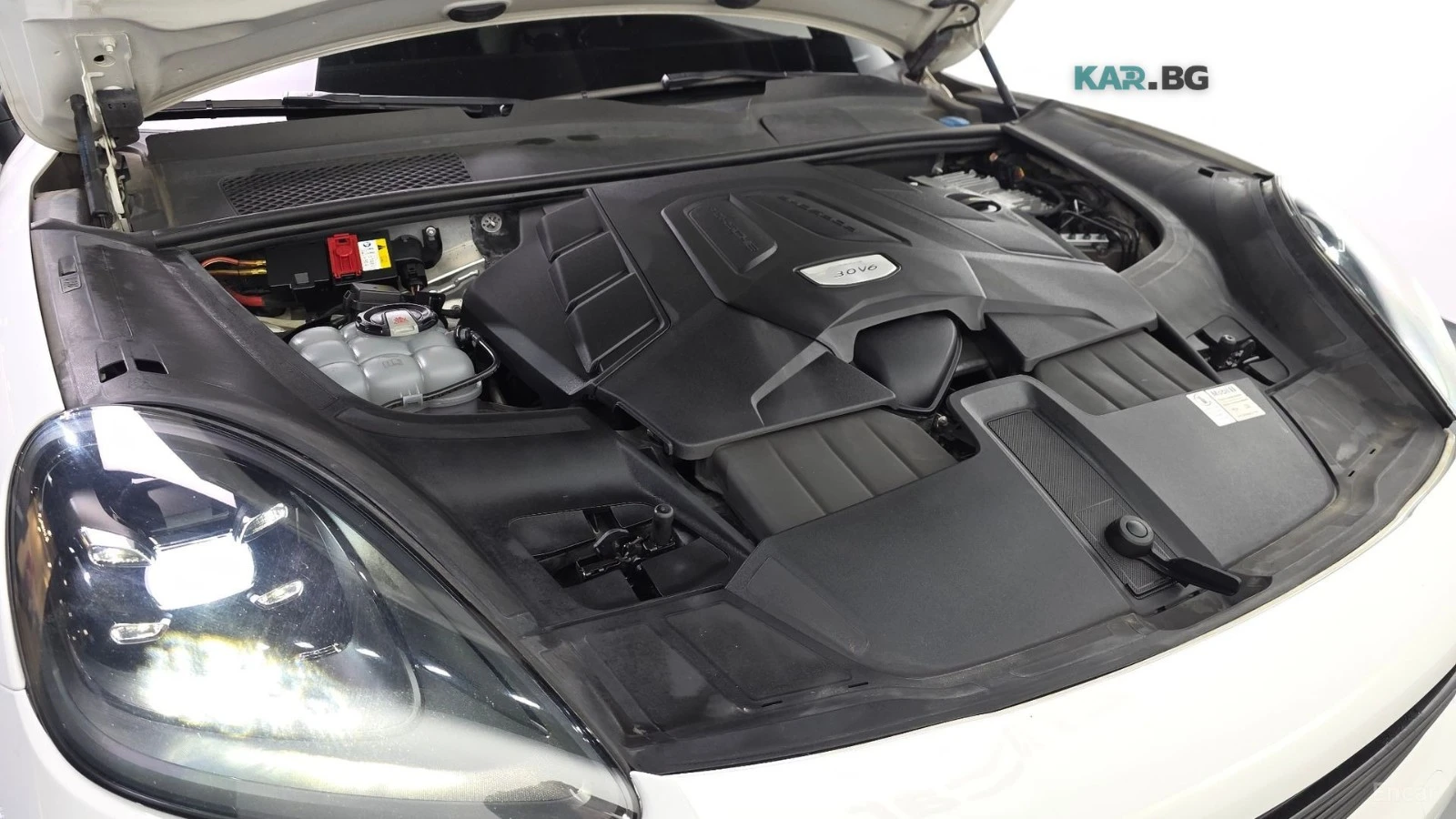 Porsche Cayenne * 3.0* КОЖА* ПОДГРЕВ* ПАНОРАМА* КАМЕРА* , снимка 6 - Автомобили и джипове - 54914561