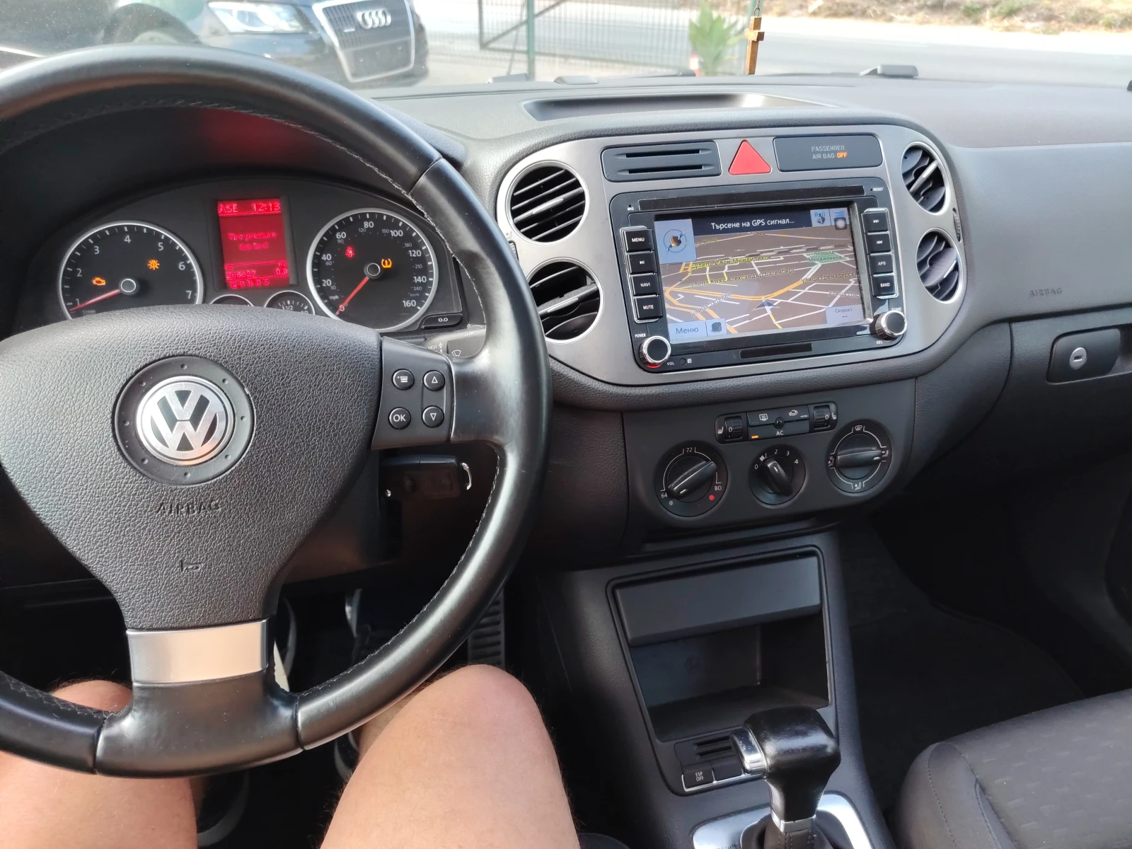 VW Tiguan 2.0 BARTER 200, снимка 8 - Автомобили и джипове - 55840568