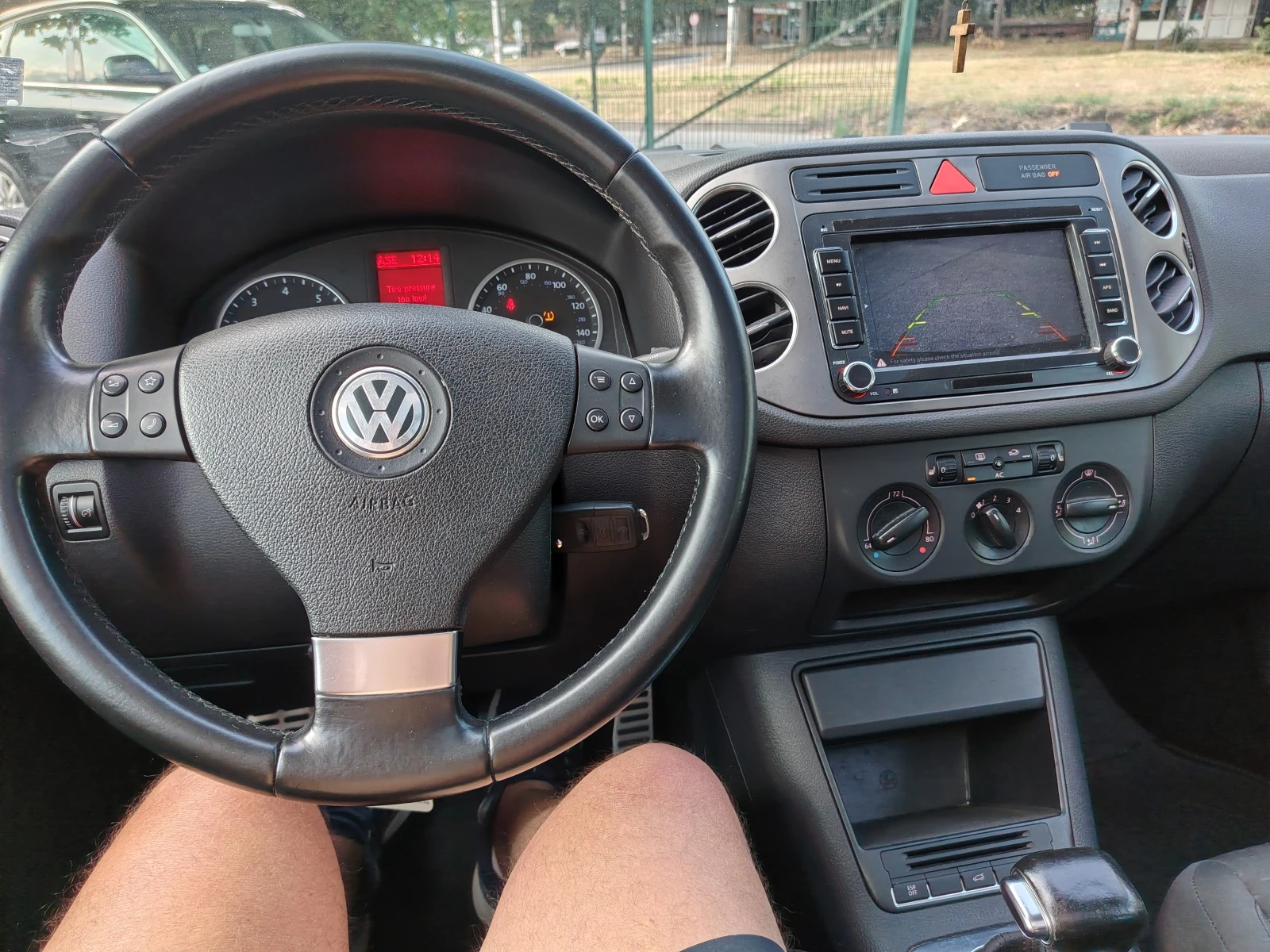 VW Tiguan 2.0 BARTER 200, снимка 9 - Автомобили и джипове - 55840568