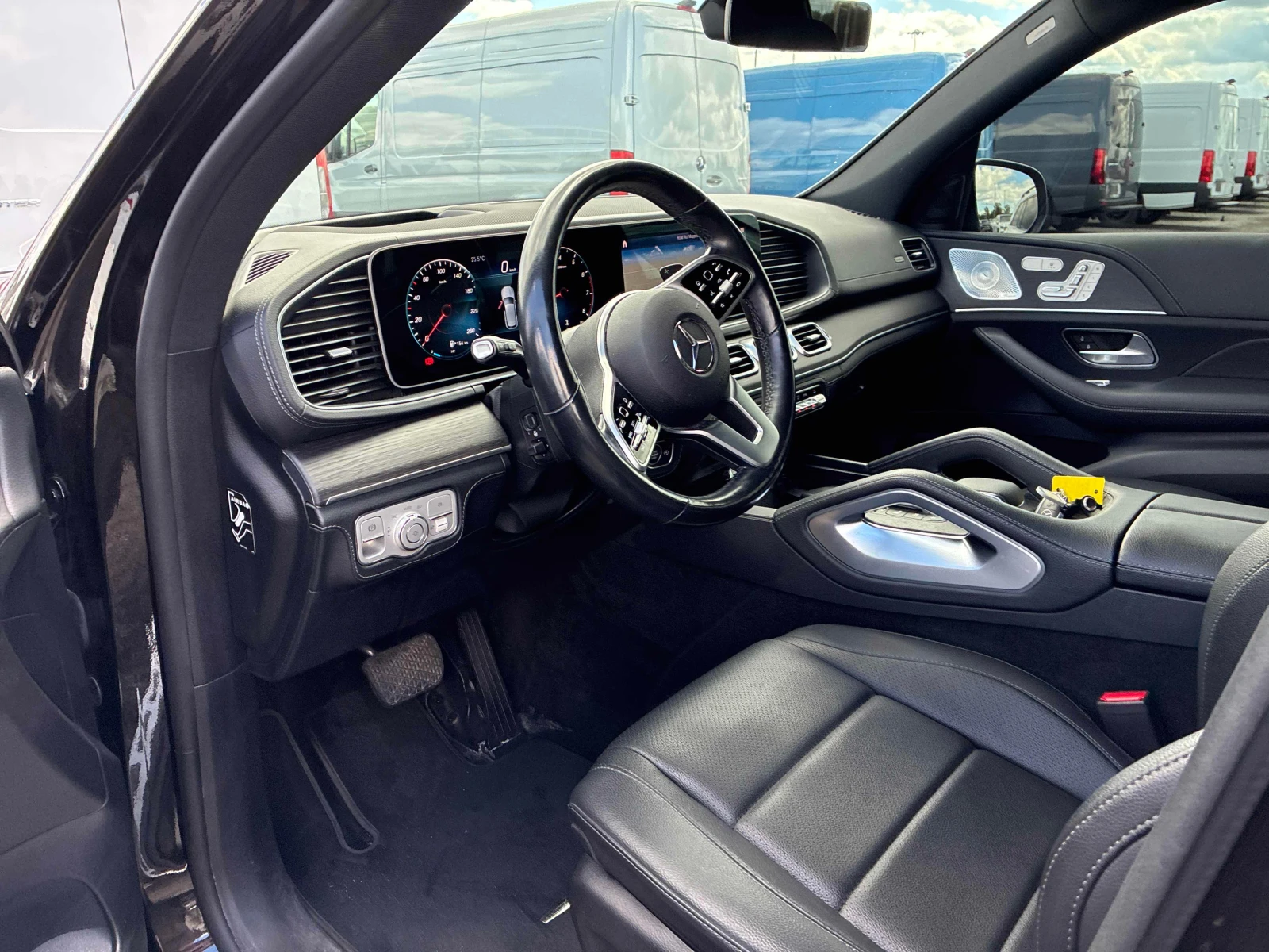 Mercedes-Benz GLE 350  * CARFAX *  ОПЦИЯ ЗА ФИНАНСИРАНЕ, снимка 16 - Автомобили и джипове - 55850120