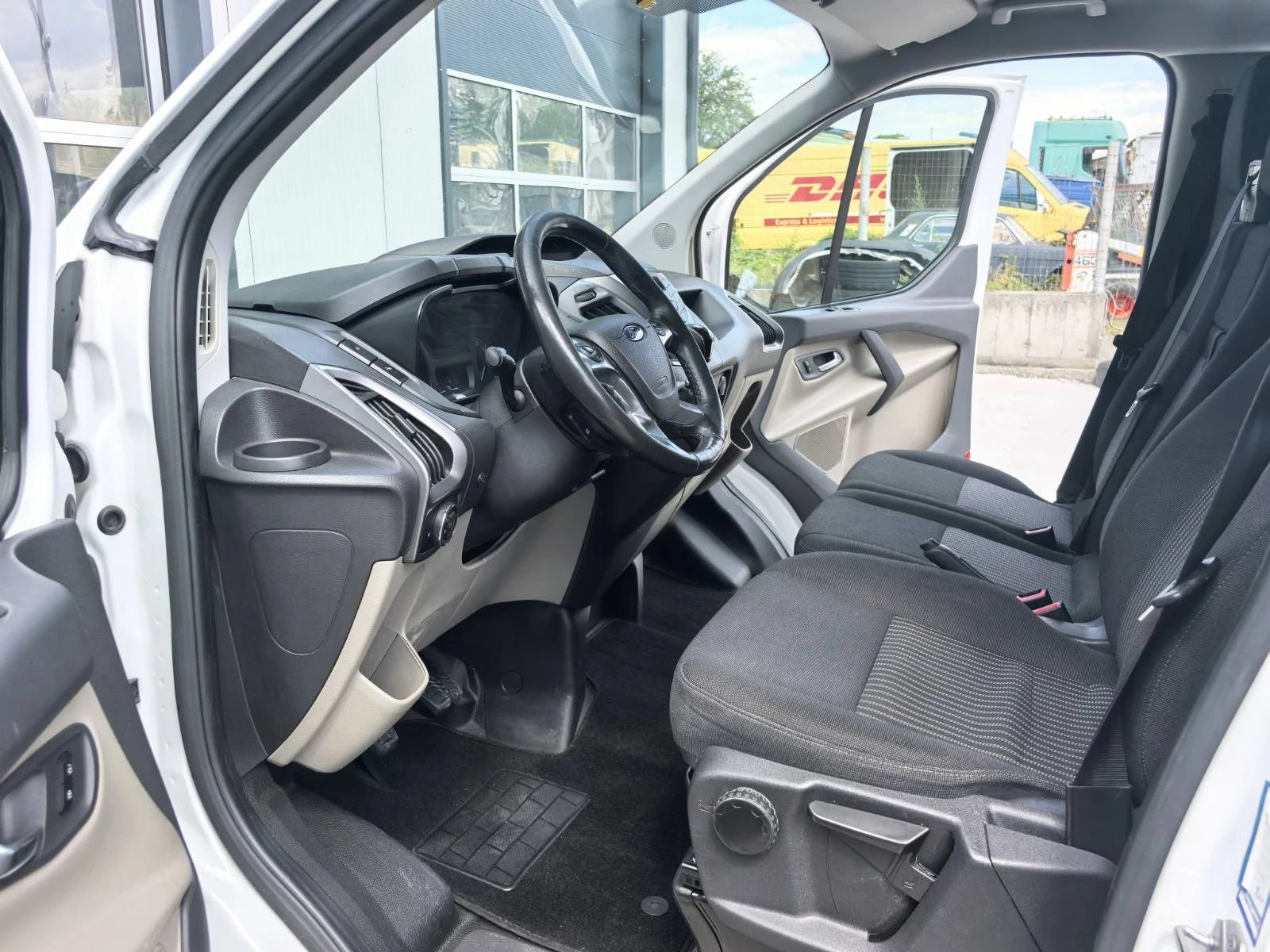 Ford Transit Custom EU6-MAXI-6 места, снимка 9 - Бусове и автобуси - 55289110