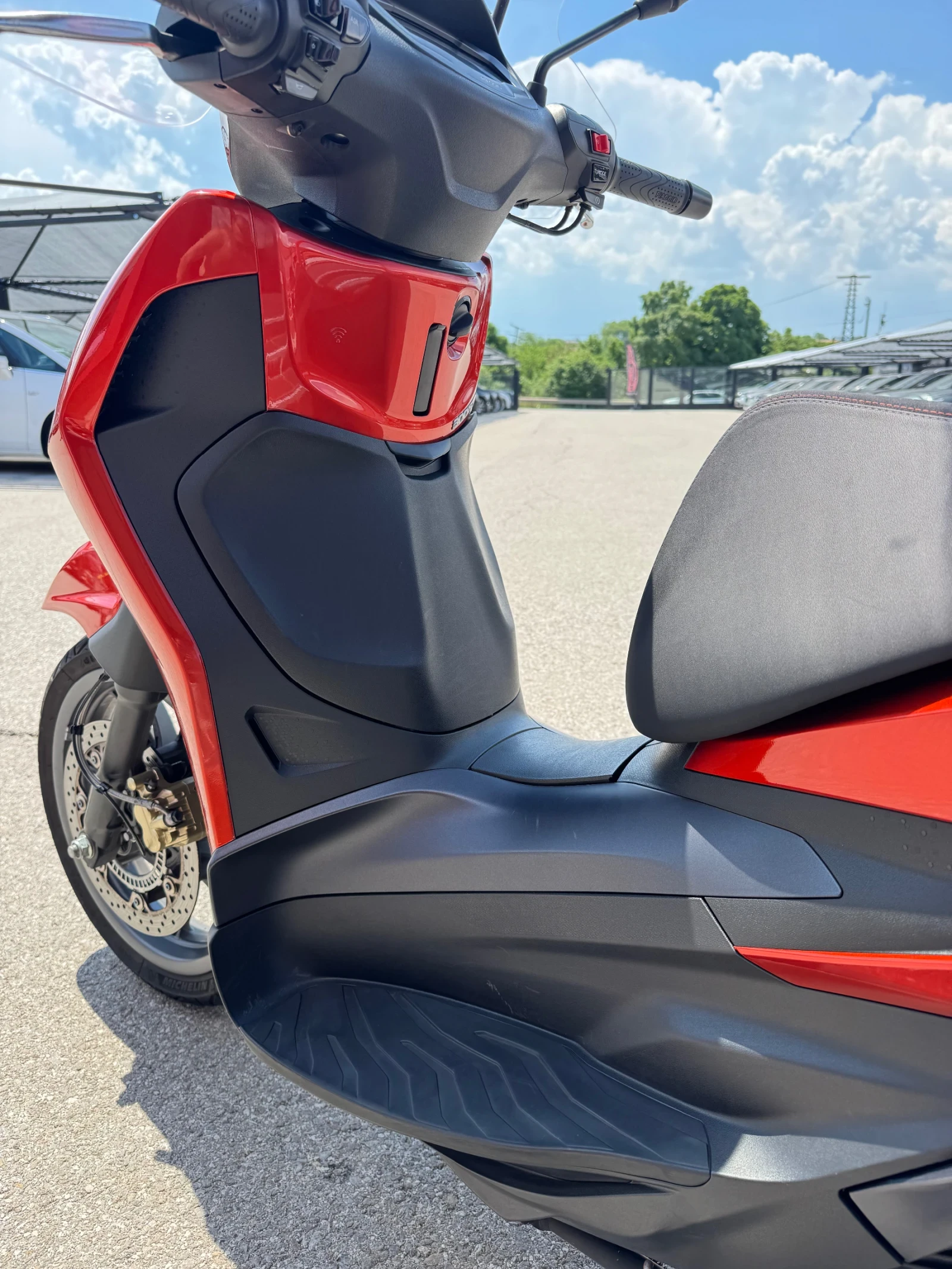Piaggio Beverly 300S-ABS-ASR-KEYLESS-LED-TOP, снимка 13 - Мотоциклети и мототехника - 54879006