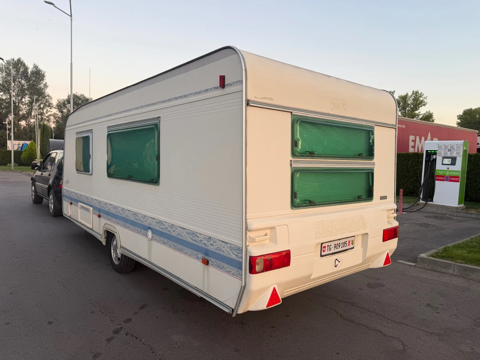 Каравана Adria, снимка 5 - Каравани и кемпери - 55737419