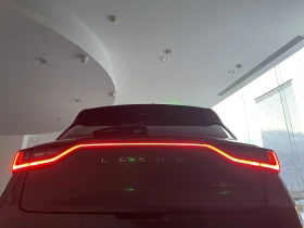 Lexus LBX 0км НОВ НАЛИЧЕН от 219 е/мес 10Г Гаранция, снимка 6