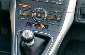 Toyota Auris * 1.6* 132PS* Multimedia* Xenon* , снимка 12