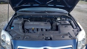 Toyota Avensis 1.8VVT-I/КЛИМАТРОНИК/ПОДГРЕВ НА СЕДАЛКИ, снимка 16 - Автомобили и джипове - 43839856