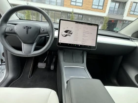 Tesla Model Y LR, ЧАСТНА ОБЯВА, БЯЛ САЛОН, БЕЗ ТАКСИ ПРЕХВЪРЛЯНЕ, снимка 13