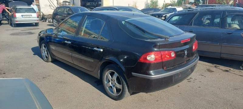 Renault Laguna 2.2 дци ръчка, снимка 5 - Автомобили и джипове - 44693333