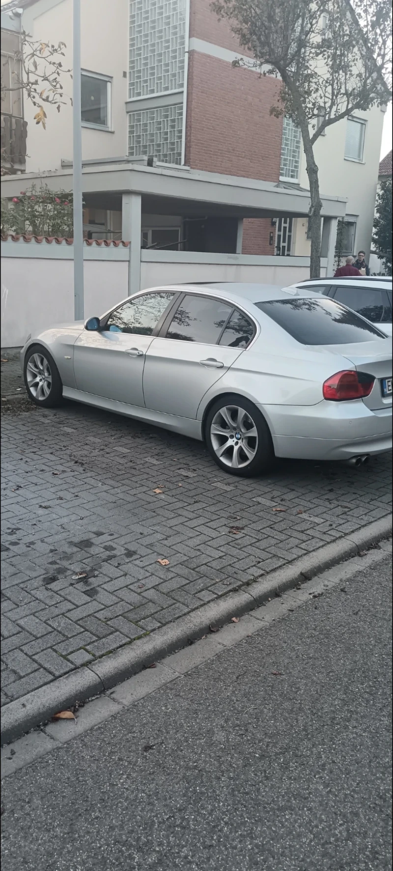 BMW 330, снимка 1 - Автомобили и джипове - 48908442