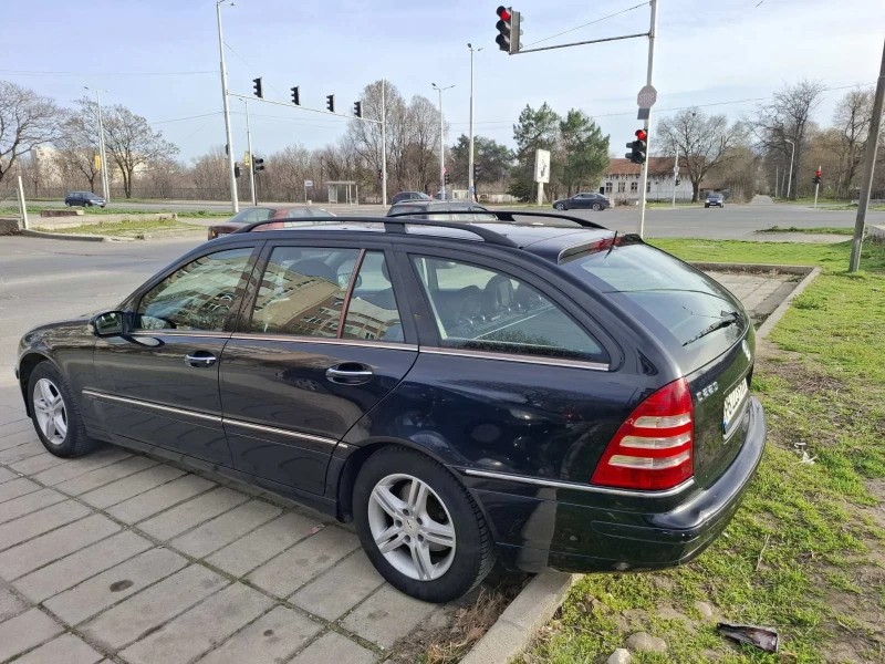 Mercedes-Benz C 220, снимка 4 - Автомобили и джипове - 49513804