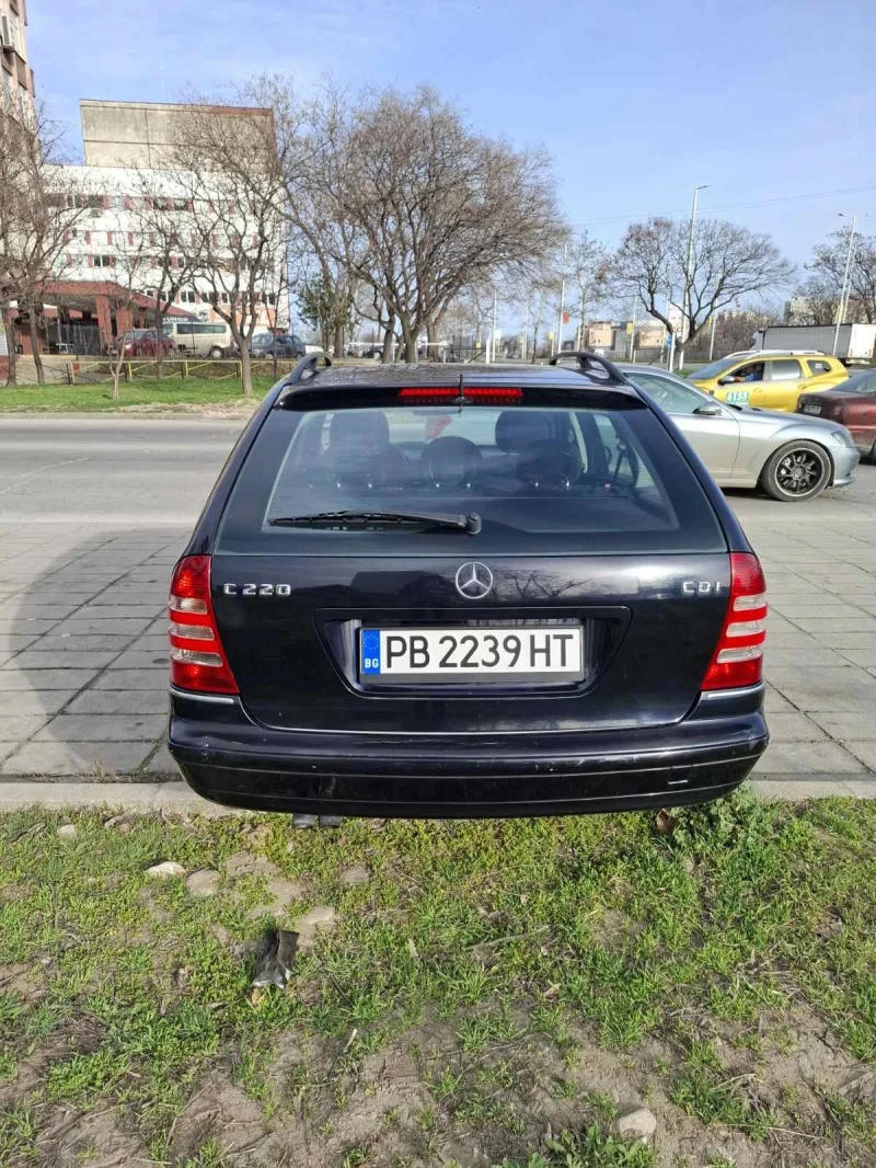 Mercedes-Benz C 220, снимка 3 - Автомобили и джипове - 49513804