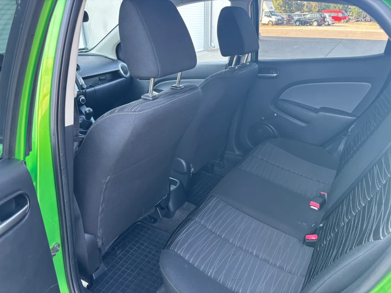 Mazda 2 1.3 86HP KLIMA AVTOPILOT PODGREV, снимка 10 - Автомобили и джипове - 51365061