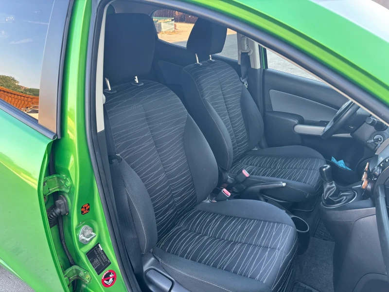 Mazda 2 1.3 86HP KLIMA AVTOPILOT PODGREV, снимка 8 - Автомобили и джипове - 51365061