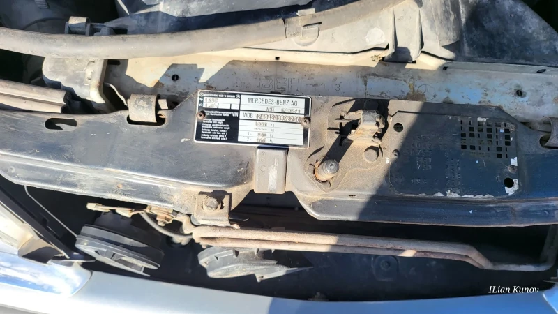 Mercedes-Benz 124 220CE, снимка 11 - Автомобили и джипове - 52292517