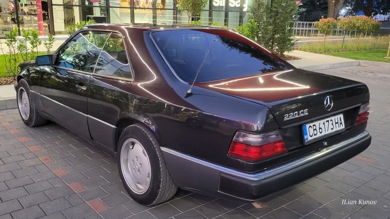 Mercedes-Benz 124 220CE, снимка 8 - Автомобили и джипове - 52292517