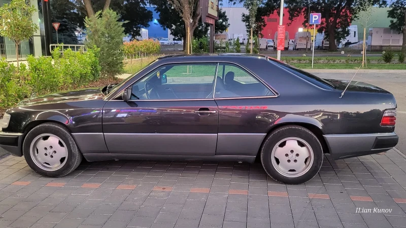 Mercedes-Benz 124 220CE, снимка 9 - Автомобили и джипове - 52292517