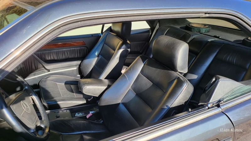 Mercedes-Benz 124 220CE, снимка 14 - Автомобили и джипове - 52292517