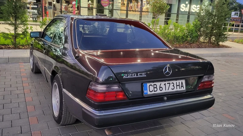 Mercedes-Benz 124 220CE, снимка 7 - Автомобили и джипове - 52292517