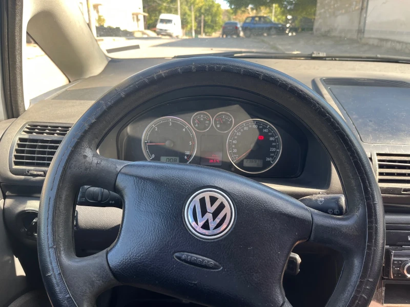 VW Sharan, снимка 5 - Автомобили и джипове - 52641600