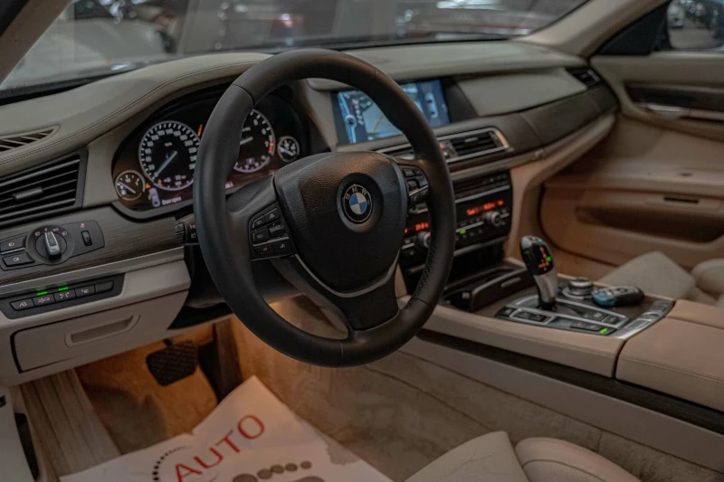 BMW 750 Distronic/HuD/Soft Close/Lane Assist/Обдухване/Кам, снимка 5 - Автомобили и джипове - 52159921