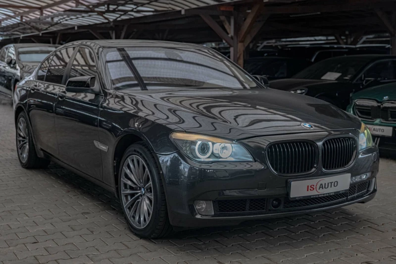 BMW 750 Distronic/HuD/Soft Close/Lane Assist/Обдухване/Кам, снимка 2 - Автомобили и джипове - 52159921