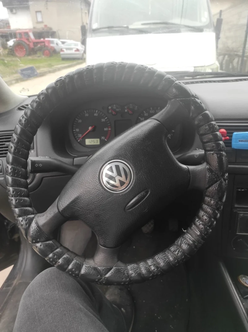 VW Golf, снимка 3 - Автомобили и джипове - 52791251