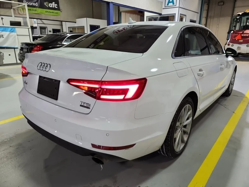 Audi A4 * Progressiv * CARFAX * ФИНАНСИРАНЕ, снимка 3 - Автомобили и джипове - 52852320