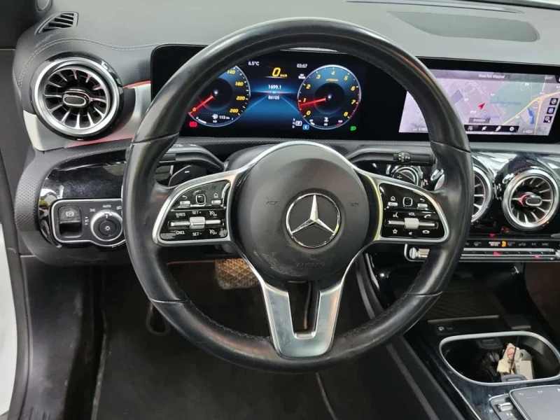 Mercedes-Benz CLA 250 | ШИБЕДАХ| ПОДГРЕВИ| CARFAX| АВТОФИНАНСИРАНЕ , снимка 12 - Автомобили и джипове - 53563945