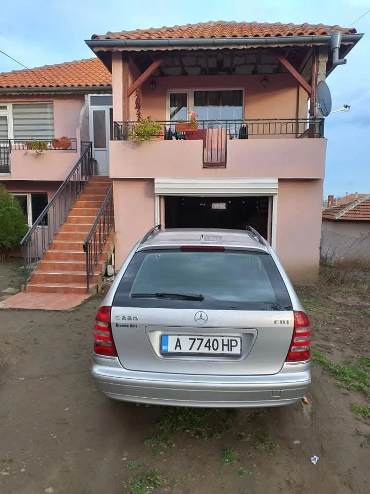 Mercedes-Benz C 220  - изображение 2