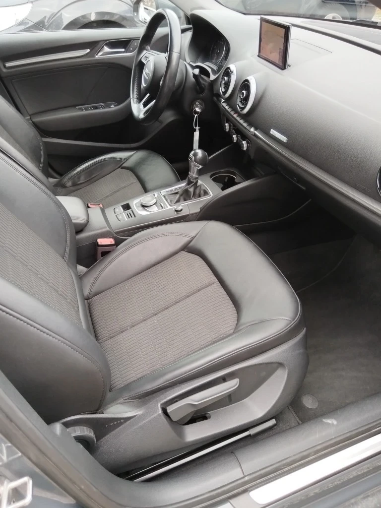 Audi A3 1.6TDI Sportback, снимка 11 - Автомобили и джипове - 53998853