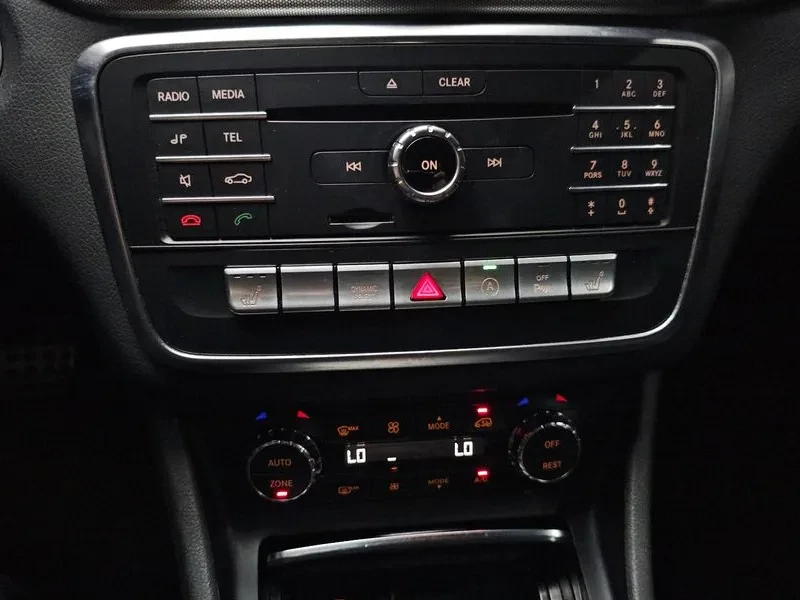 Mercedes-Benz CLA 220 Amg Line, снимка 17 - Автомобили и джипове - 55059090