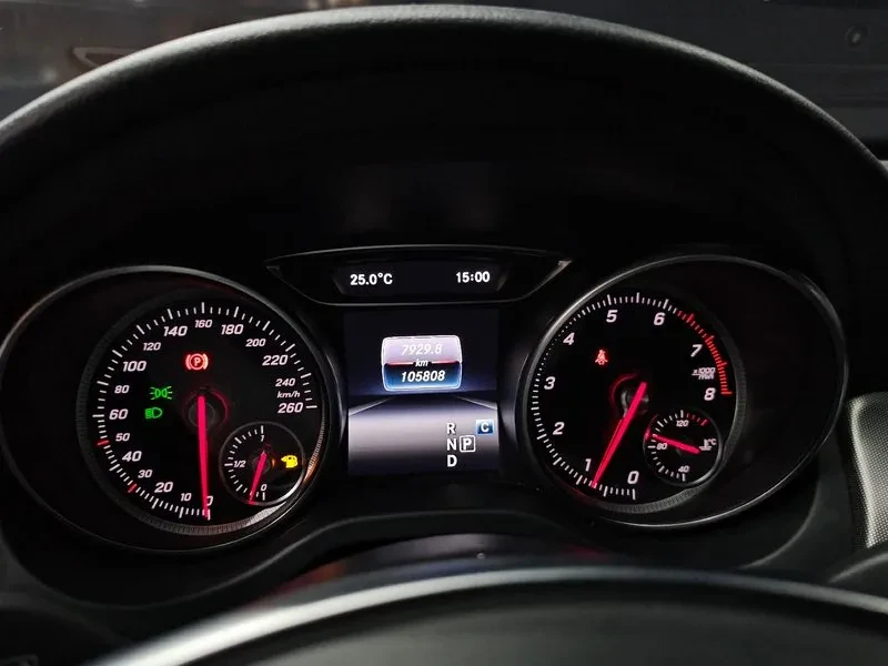 Mercedes-Benz CLA 220 Amg Line, снимка 8 - Автомобили и джипове - 55059090