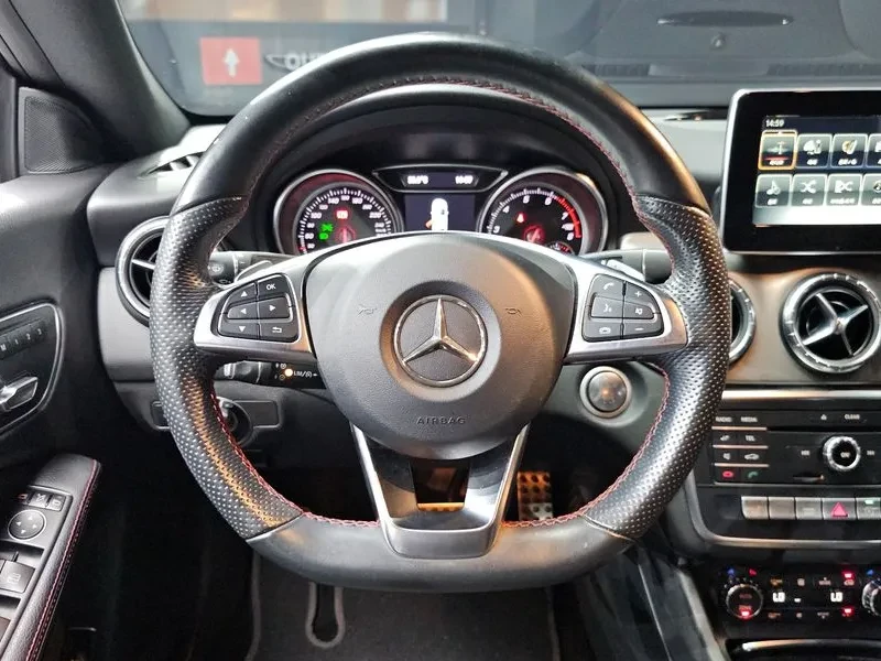 Mercedes-Benz CLA 220 Amg Line, снимка 13 - Автомобили и джипове - 55059090