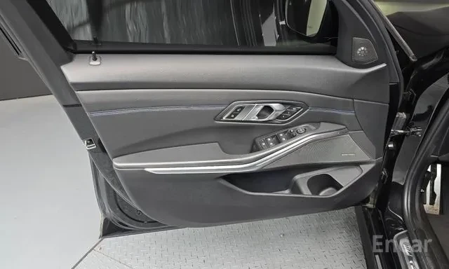 BMW 320 D M Пакет Head up Шибидах 2 Ключа, снимка 14 - Автомобили и джипове - 55655171