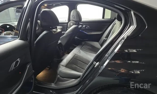 BMW 320 D M Пакет Head up Шибидах 2 Ключа, снимка 13 - Автомобили и джипове - 55655171