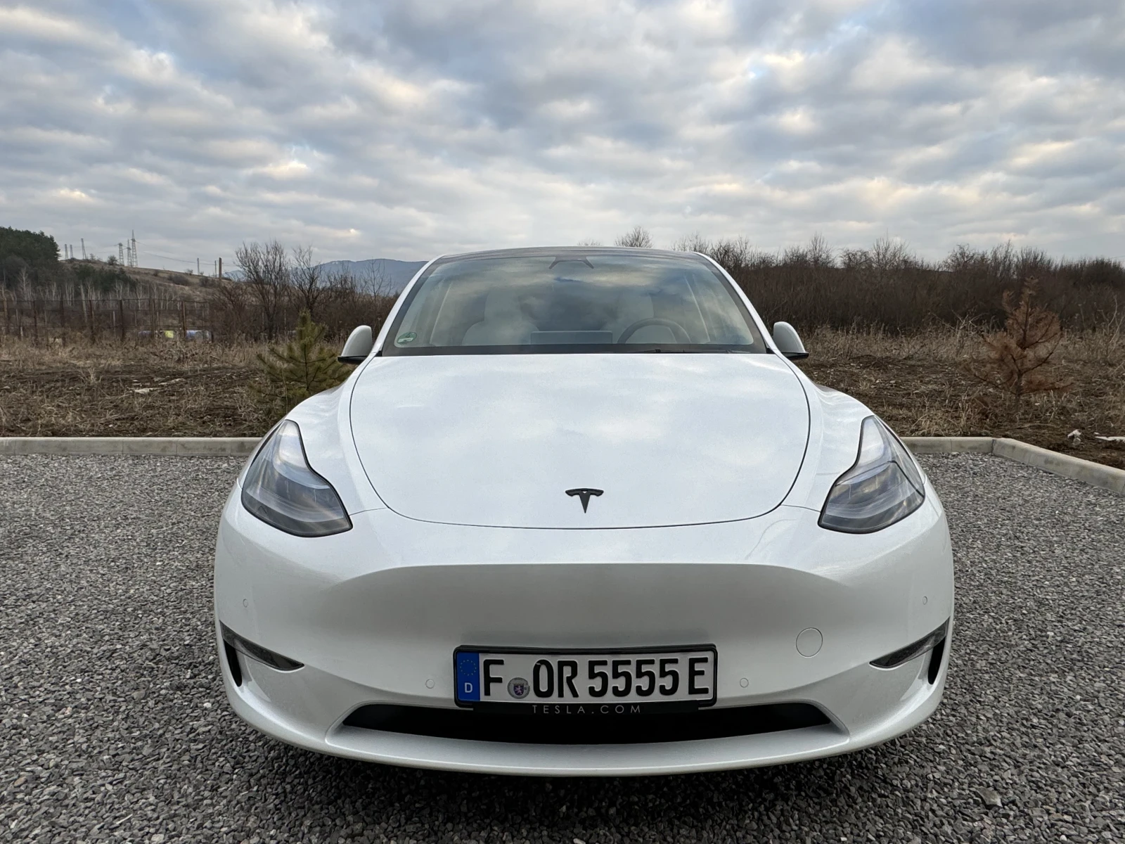 Tesla Model Y LR, ЧАСТНА ОБЯВА, БЯЛ САЛОН, БЕЗ ТАКСИ ПРЕХВЪРЛЯНЕ - изображение 6